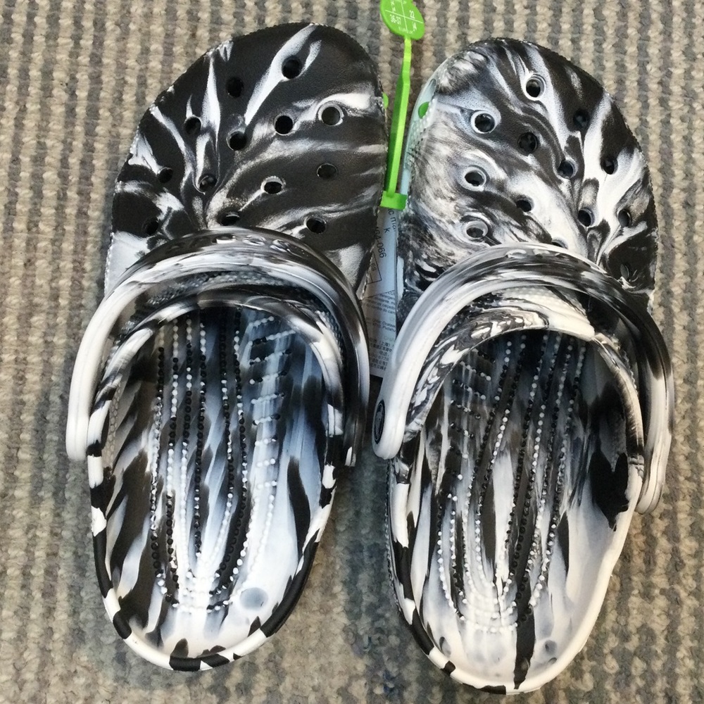 Crocs black and white marble